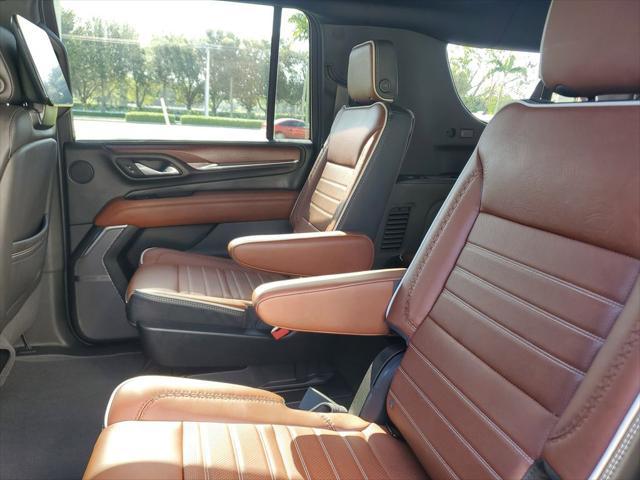 Photo of 2024 White Frost Tricoat GMC Yukon XL