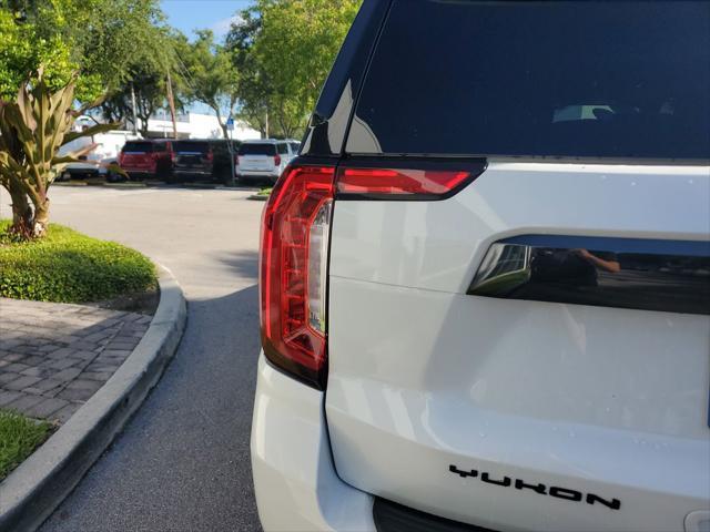 Photo of 2024 White Frost Tricoat GMC Yukon XL