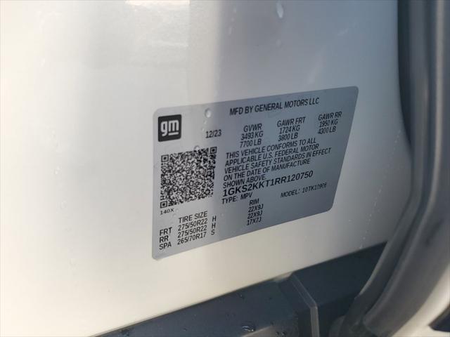Photo of 2024 White Frost Tricoat GMC Yukon XL