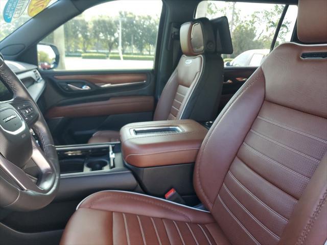 Photo of 2024 White Frost Tricoat GMC Yukon XL