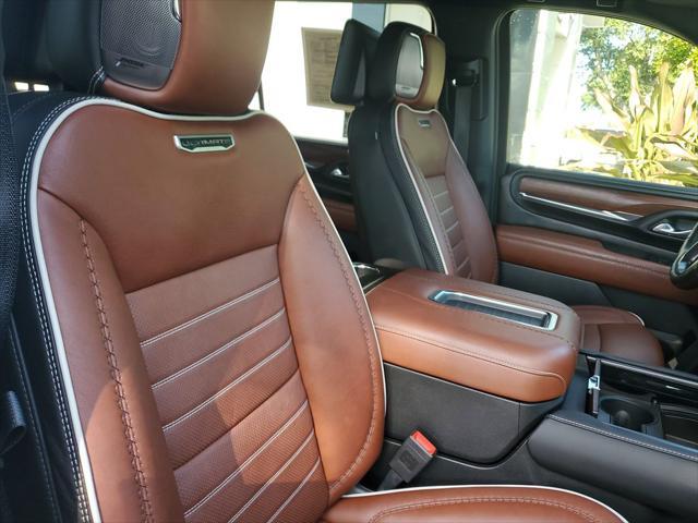 Photo of 2024 White Frost Tricoat GMC Yukon XL
