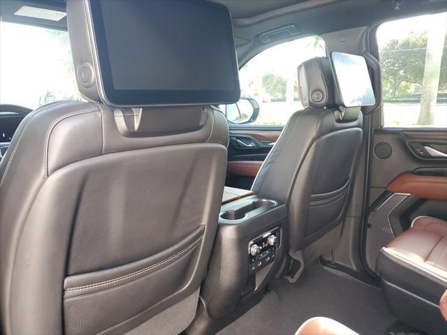 Photo of 2024 White Frost Tricoat GMC Yukon XL