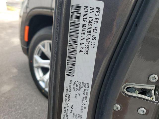 Photo of 2022 Baltic Gray Metallic Clearcoat Jeep Wagoneer