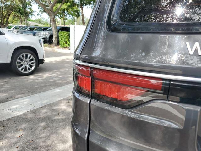 Photo of 2022 Baltic Gray Metallic Clearcoat Jeep Wagoneer