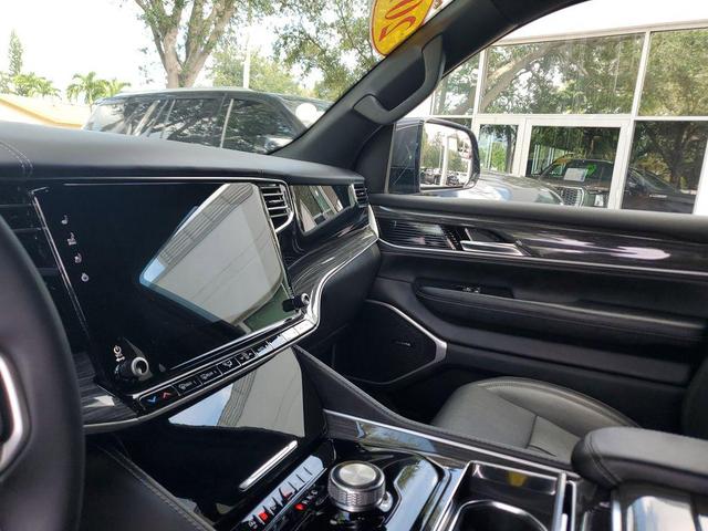 Photo of 2022 Baltic Gray Metallic Clearcoat Jeep Wagoneer