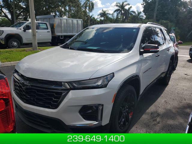 Photo of 2023 Iridescent Pearl Tricoat Chevrolet Traverse