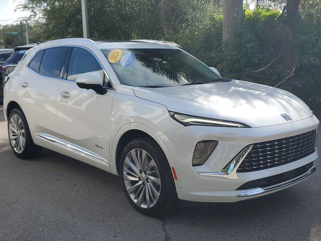 Photo of 2024 White Frost Tricoat Buick Envision