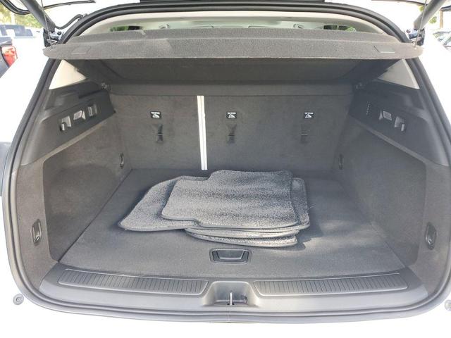 Photo of 2024 White Frost Tricoat Buick Envision