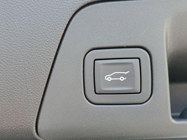 Photo of 2024 White Frost Tricoat Buick Envision