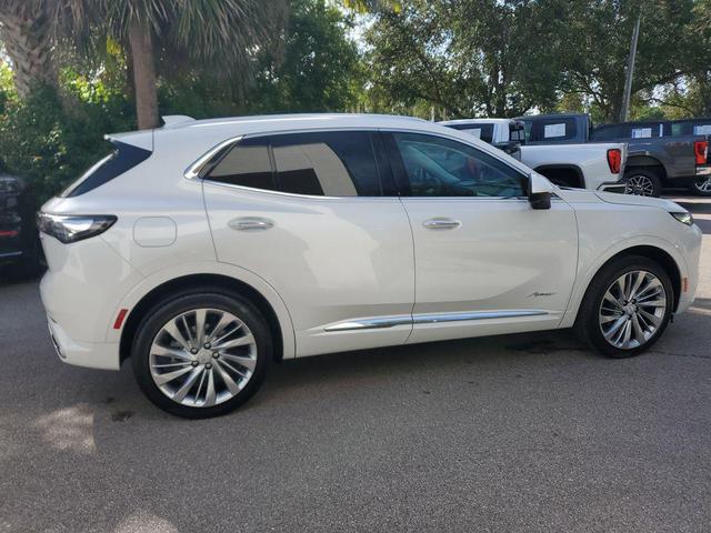 Photo of 2024 White Frost Tricoat Buick Envision