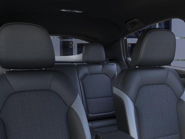 Photo of 2025 Summit White Buick Envista