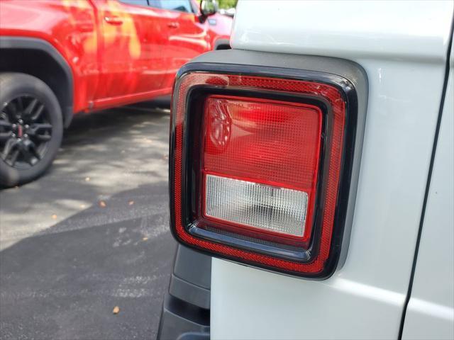 Photo of 2020 Bright White Clearcoat Jeep Wrangler Unlimited