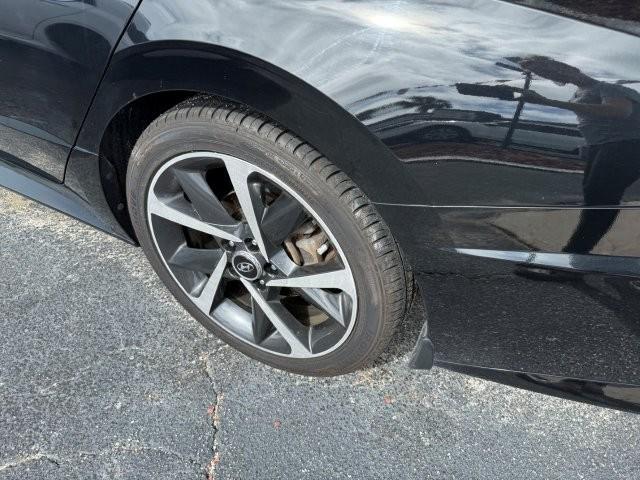 Photo of 2022 Black Hyundai SONATA