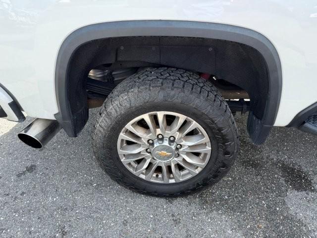 Photo of 2023 Iridescent Pearl Tricoat Chevrolet Silverado 2500