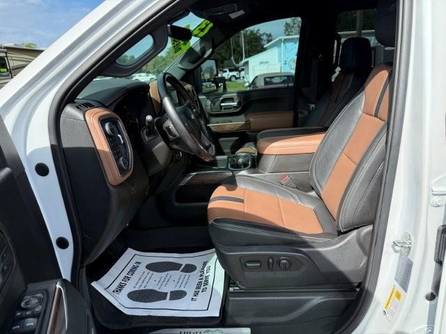 Photo of 2023 Iridescent Pearl Tricoat Chevrolet Silverado 2500