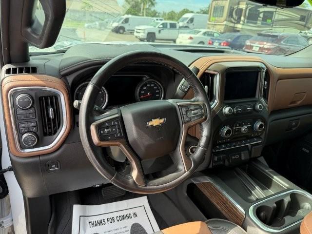 Photo of 2023 Iridescent Pearl Tricoat Chevrolet Silverado 2500