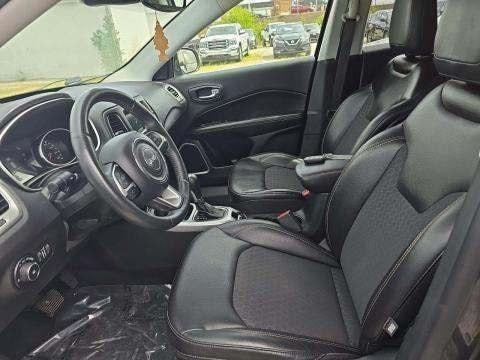 Photo of 2018 Granite Crystal Clearcoat Metallic Jeep Compass