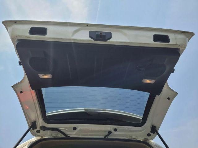 Photo of 2013 White Toyota 4Runner