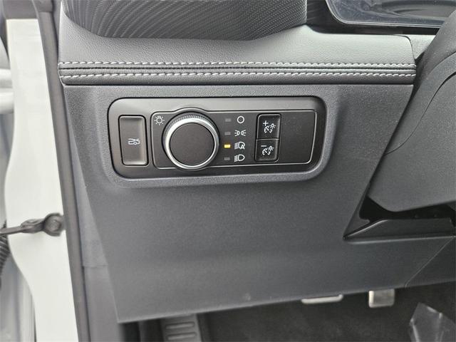 Photo of 2025 OXFORD WHITE Ford Mustang