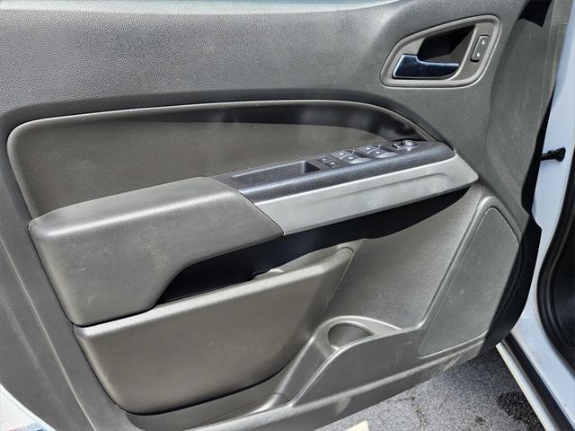 Photo of 2022 Summit White Chevrolet Colorado