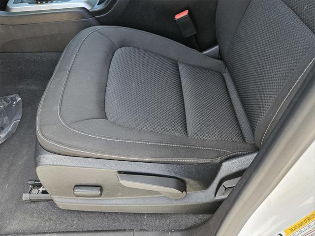 Photo of 2022 Summit White Chevrolet Colorado