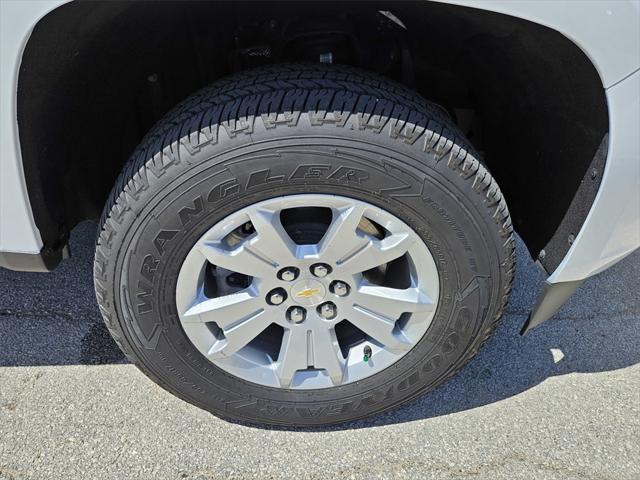 Photo of 2022 Summit White Chevrolet Colorado