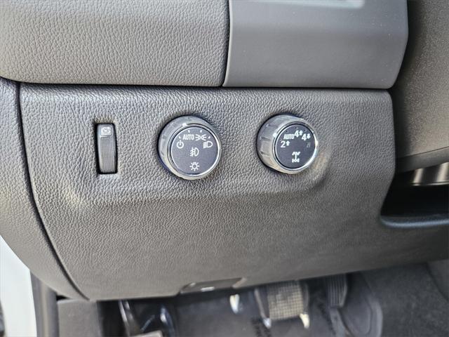 Photo of 2022 Summit White Chevrolet Colorado