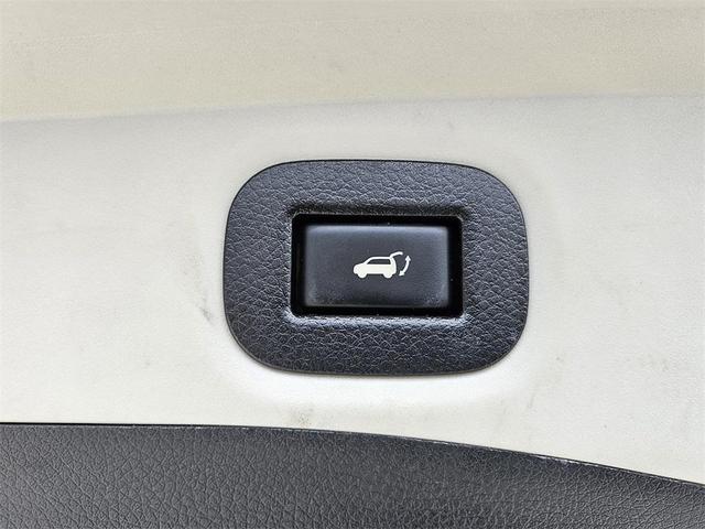 Photo of 2018 Midnight Pine Nissan Rogue