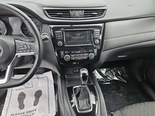 Photo of 2018 Midnight Pine Nissan Rogue