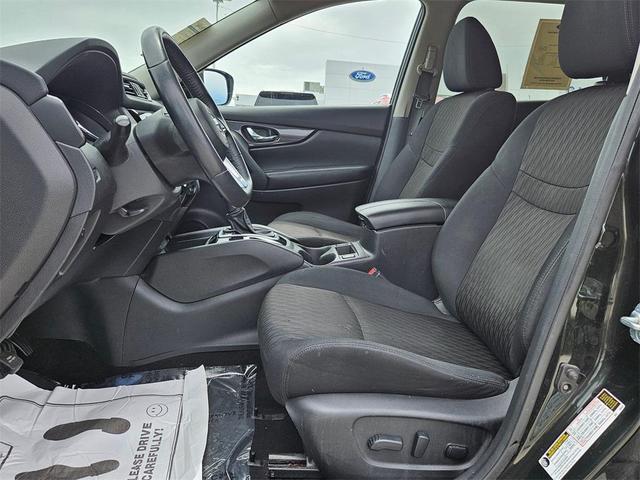 Photo of 2018 Midnight Pine Nissan Rogue