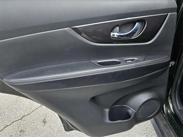 Photo of 2018 Midnight Pine Nissan Rogue