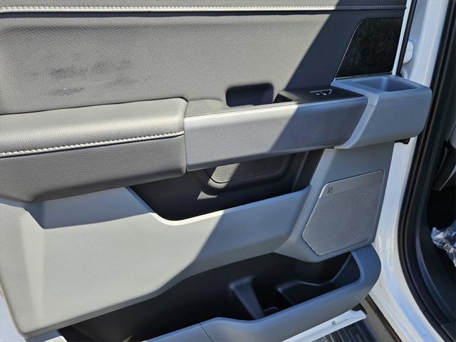 Photo of 2025 OXFORD WHITE Ford F-150 Lightning