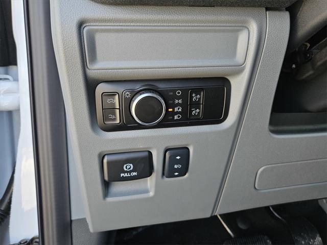 Photo of 2025 OXFORD WHITE Ford F-150 Lightning