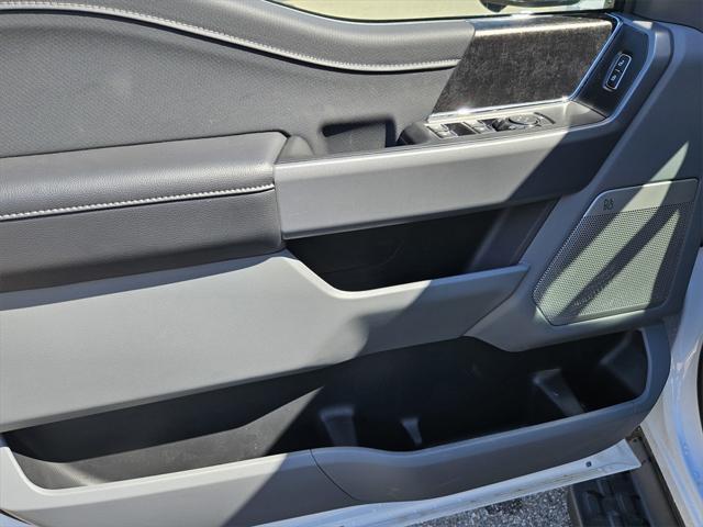 Photo of 2025 OXFORD WHITE Ford F-150 Lightning