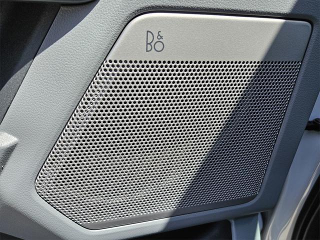 Photo of 2025 SPACE WHITE METALLIC Ford F-150 Lightning