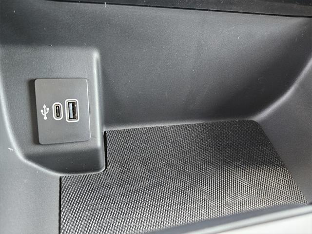 Photo of 2025 SPACE WHITE METALLIC Ford F-150 Lightning