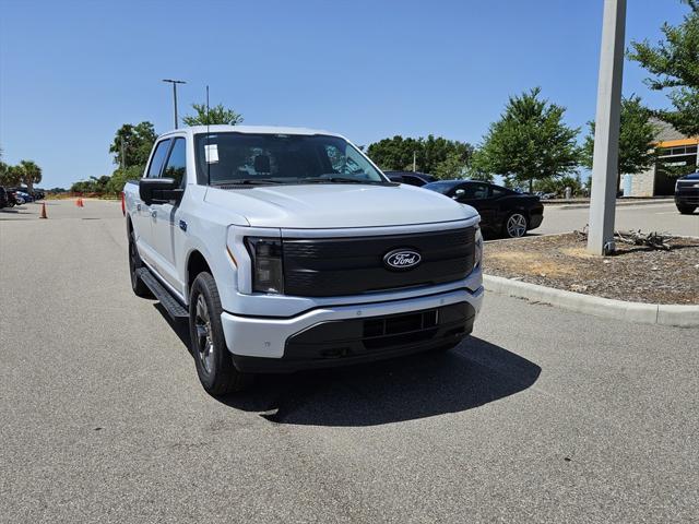 Photo of 2025 SPACE WHITE METALLIC Ford F-150 Lightning