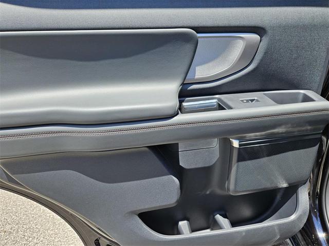 Photo of 2025 Agate Black Metallic Ford Expedition