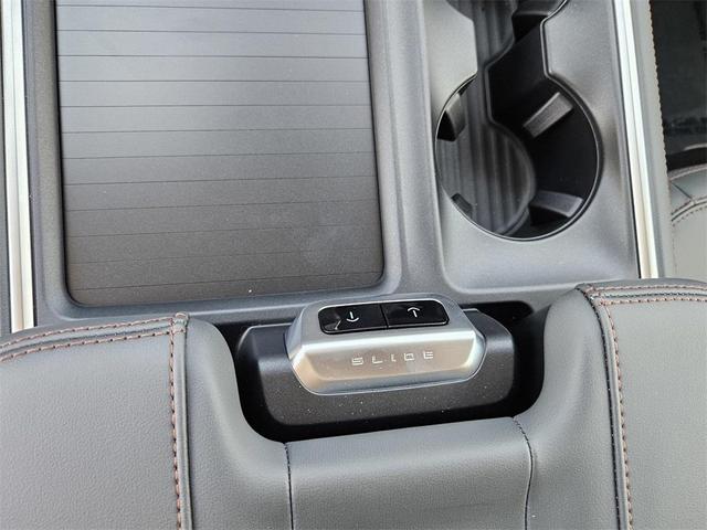 Photo of 2025 Agate Black Metallic Ford Expedition