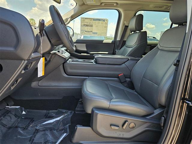 Photo of 2025 Agate Black Metallic Ford Expedition
