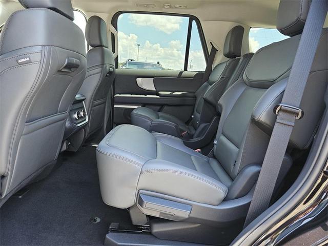 Photo of 2025 Agate Black Metallic Ford Expedition