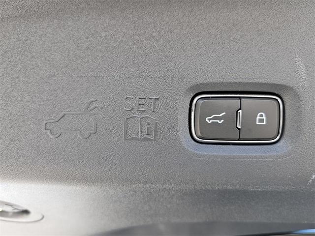 Photo of 2025 Agate Black Metallic Ford Expedition