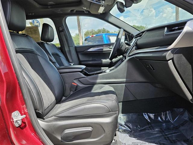 Photo of 2023 Velvet Red Pearlcoat Jeep Grand Cherokee