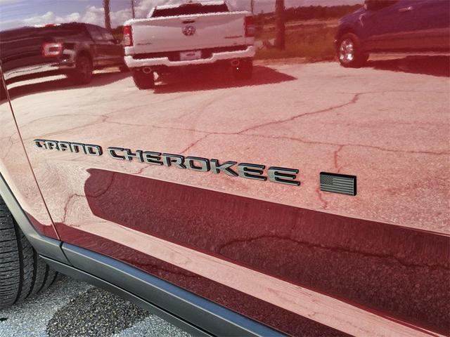 Photo of 2023 Velvet Red Pearlcoat Jeep Grand Cherokee