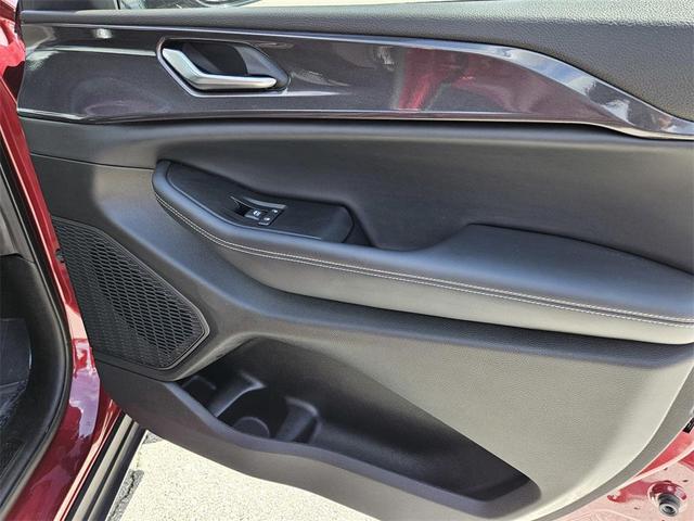 Photo of 2023 Velvet Red Pearlcoat Jeep Grand Cherokee