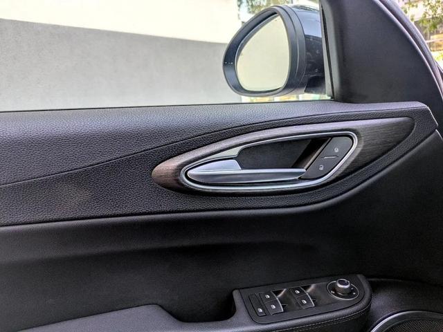 Photo of 2021 Blue Alfa Romeo Giulia