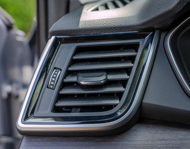 Photo of 2023 Florett Silver Metallic Audi Q5