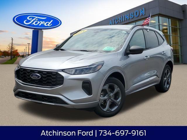 Photo of 2024 Iconic Silver Metallic Ford Escape