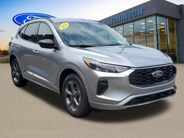 Photo of 2024 Iconic Silver Metallic Ford Escape