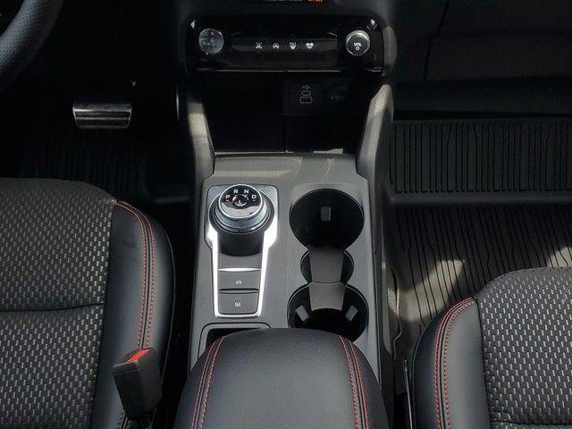 Photo of 2024 Iconic Silver Metallic Ford Escape